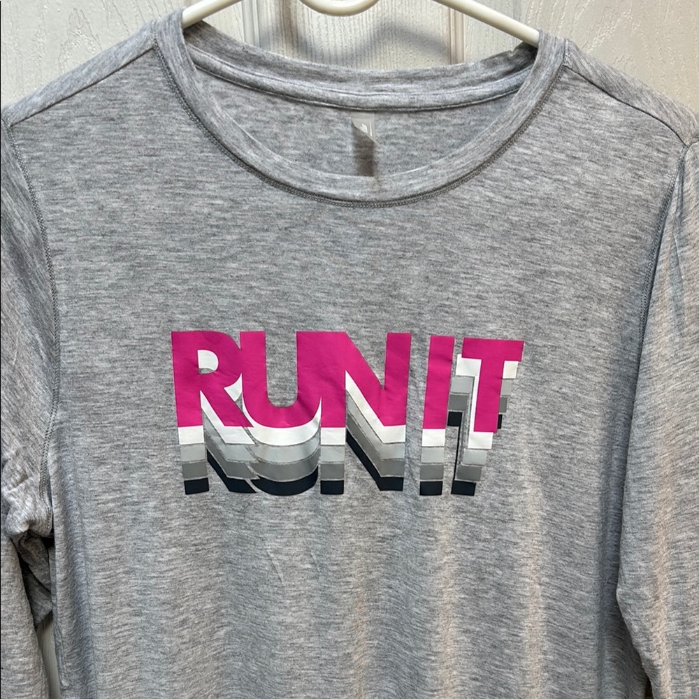 Gray Long Sleeve Shirt with Pink 'RUN IT' Graphic